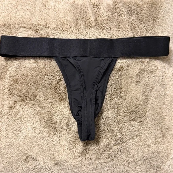 Black Mens Thong - Picture 2 of 3